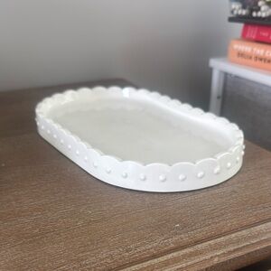 Bathroom scalloped tray